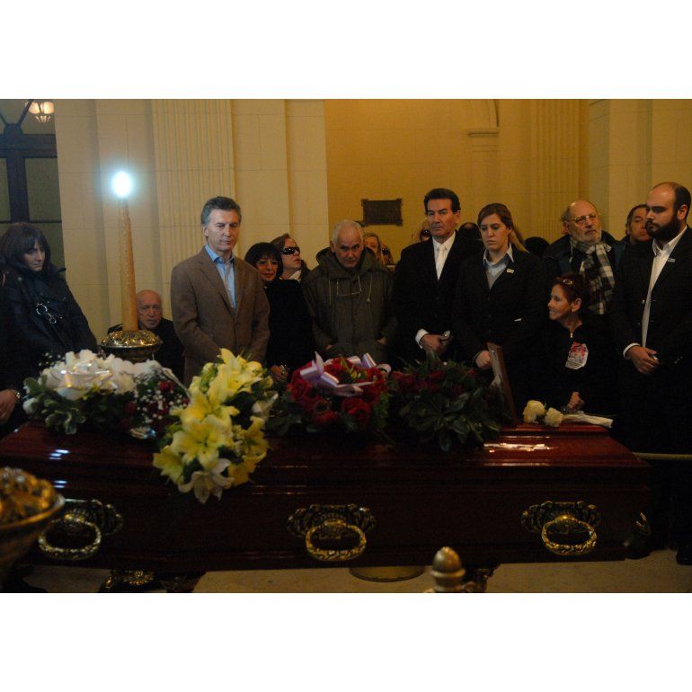 Familiares, amigos y artistas despidieron a Estela Raval