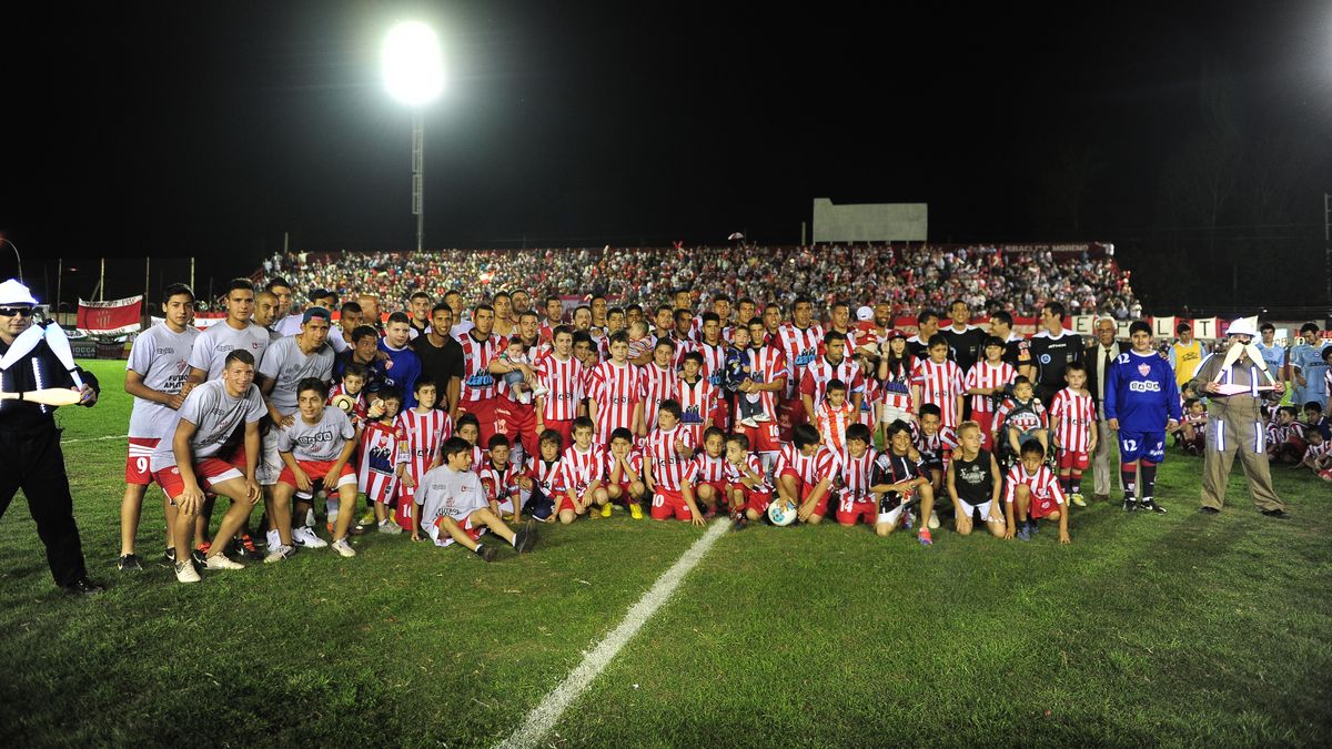 Talleres visitó a Sacachispas