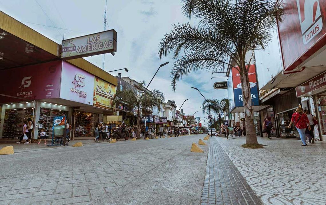 Los pequeños y medianos comerciantes de Lanús se quejan por los elevados impuestos que deben pagar.