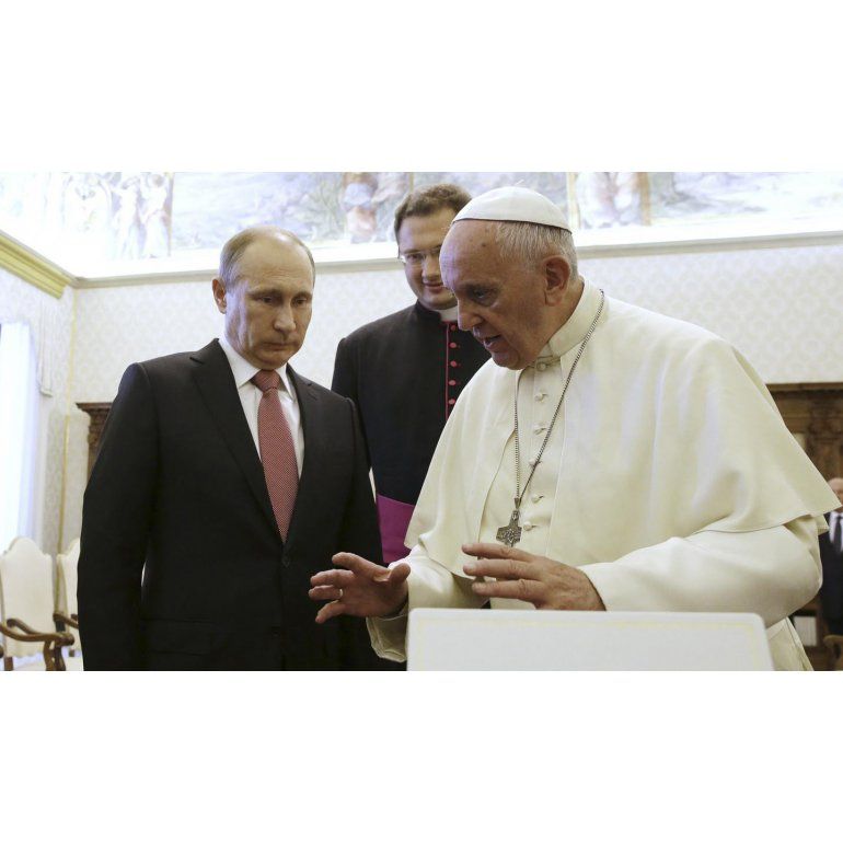 Francisco le pidió a Putin por la paz en Ucrania
