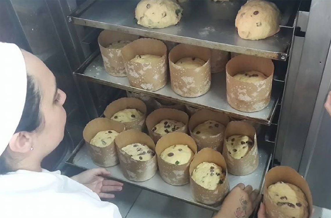 Lanús: pan dulce y pan con precios populares