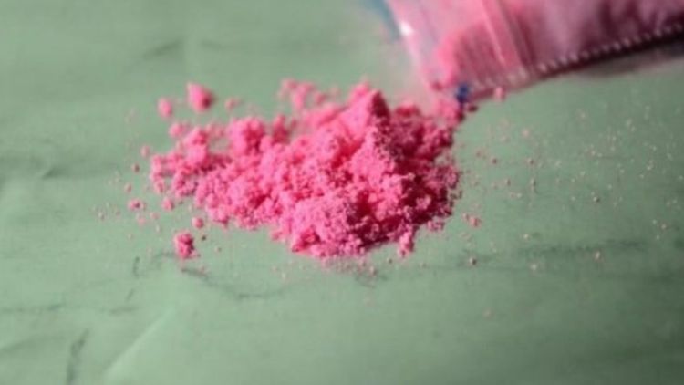 Una droga sintética: cocaína rosa, también llamada TUSI, nexus o eros.