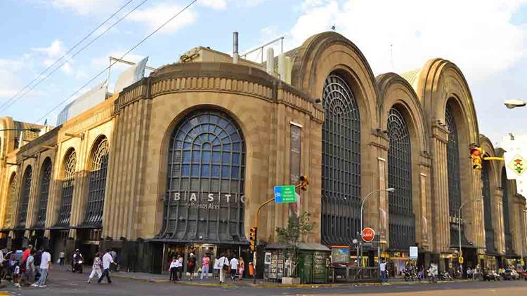 Incendio en el cine del Abasto: se prendió fuego una freidora y evacuaron el sector