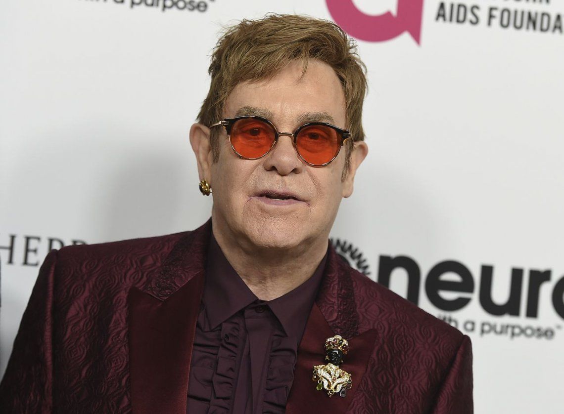 Extraño virus casi mata a Elton John