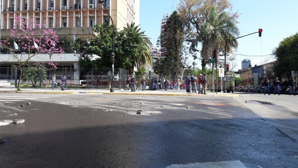 Chaco: incidentes entre manifestantes y la policía en la marcha por la Emergencia Alimentaria