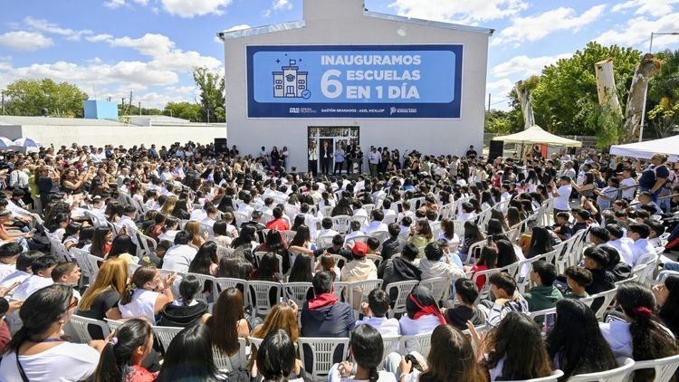 Kicillof inauguró seis escuelas en un solo día en el partido de Ezeiza