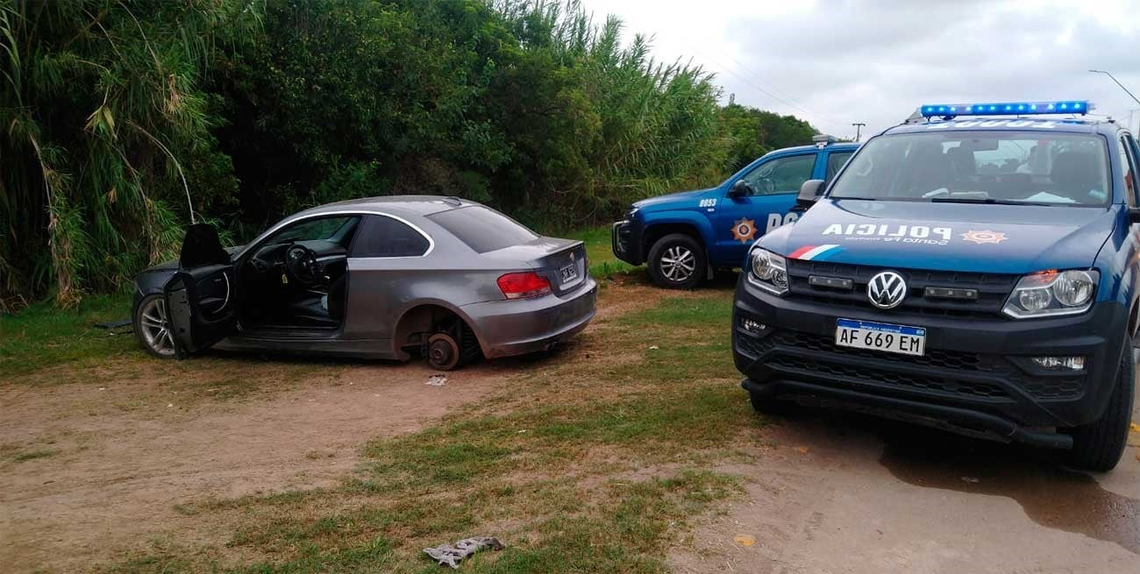 El vehículo de Brian Fernández apareció en Santa Fe con los vidrios rotos y sin un neumático