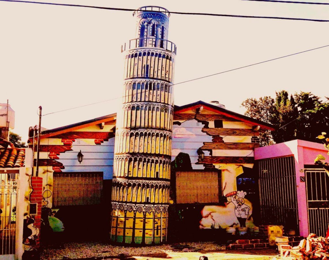 Ituzaingó: inauguraron una réplica de la Torre de Pisa