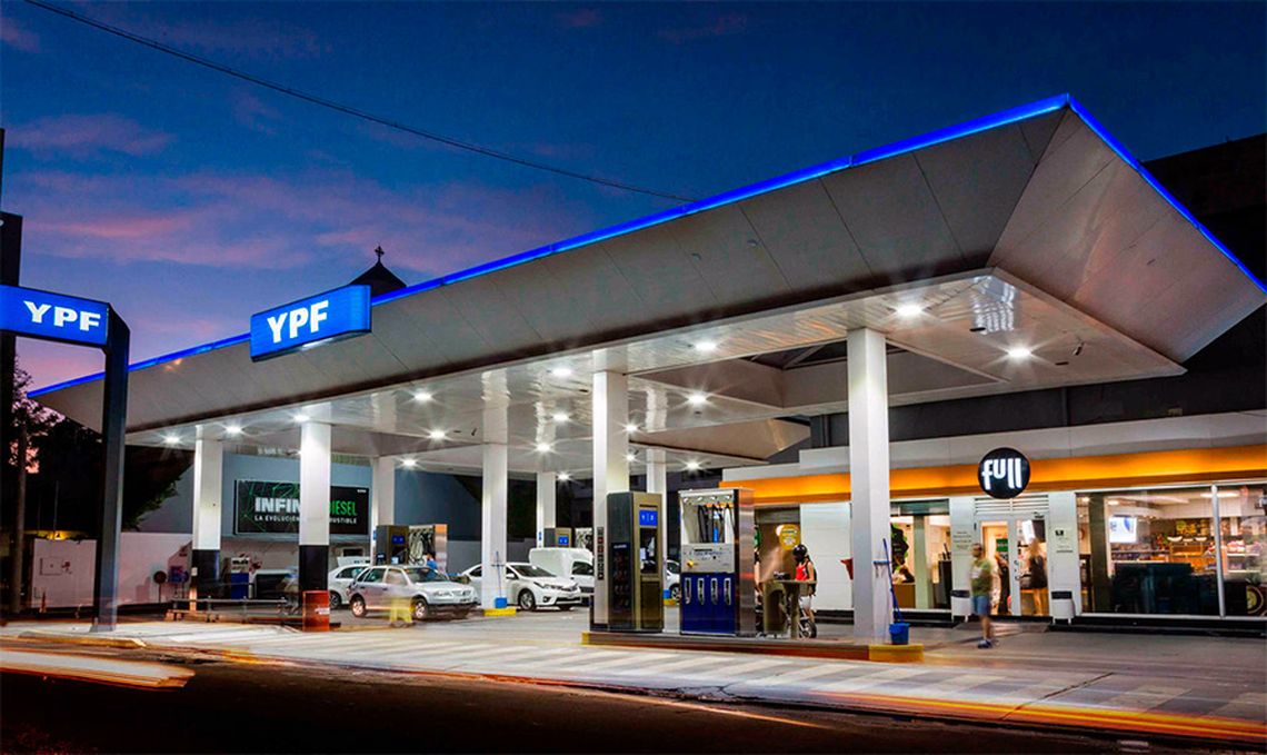 YPF aumentó un 4% el precio de sus combustibles este miércoles por la mañana.