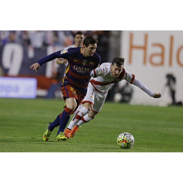 Barcelona goleó a Rayo con un hat-trick de Messi