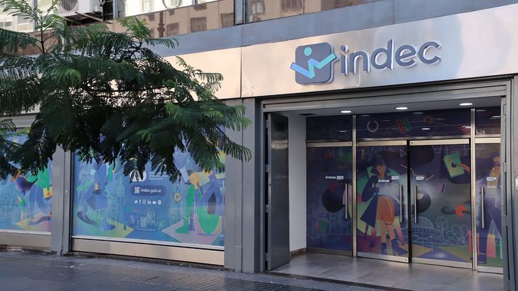 En diciembre, los salarios avanzaron 1,6% impulsados por los sectores formal y público, según el INDEC.