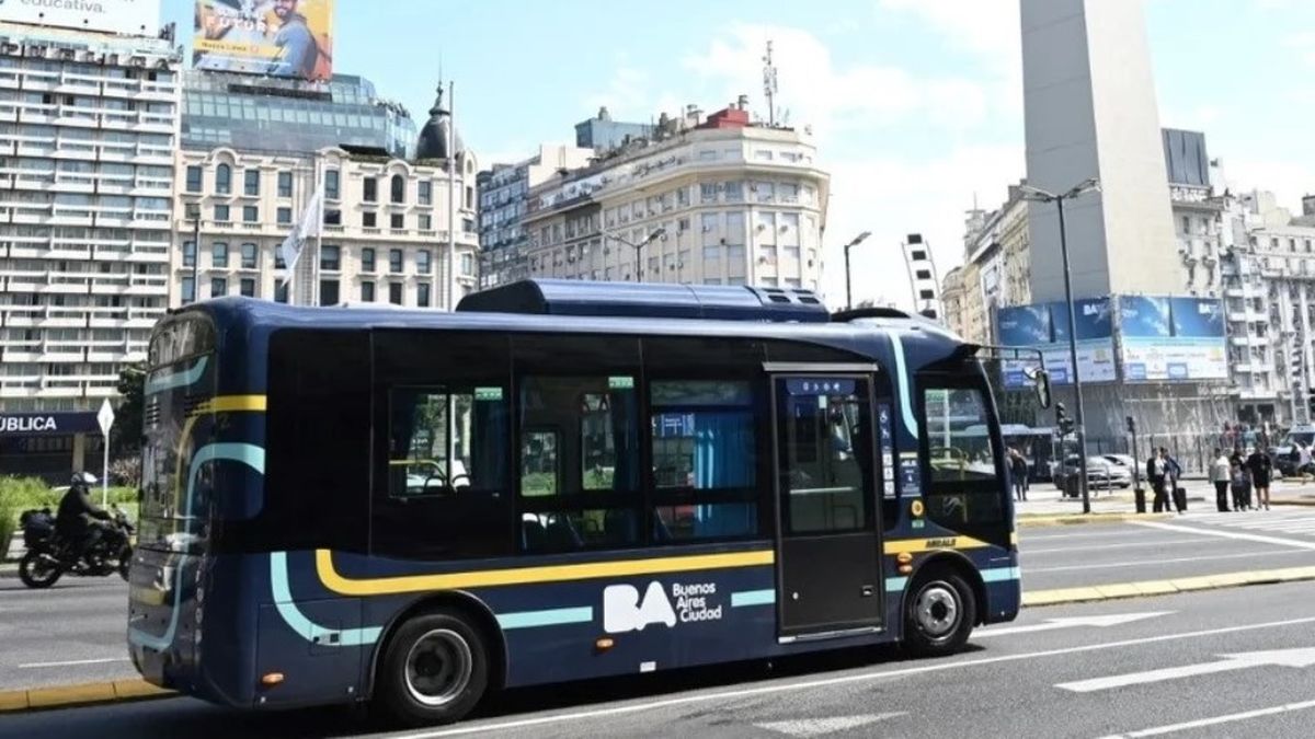 Comienza a funcionar la primera línea de colectivos eléctricos en la Ciudad