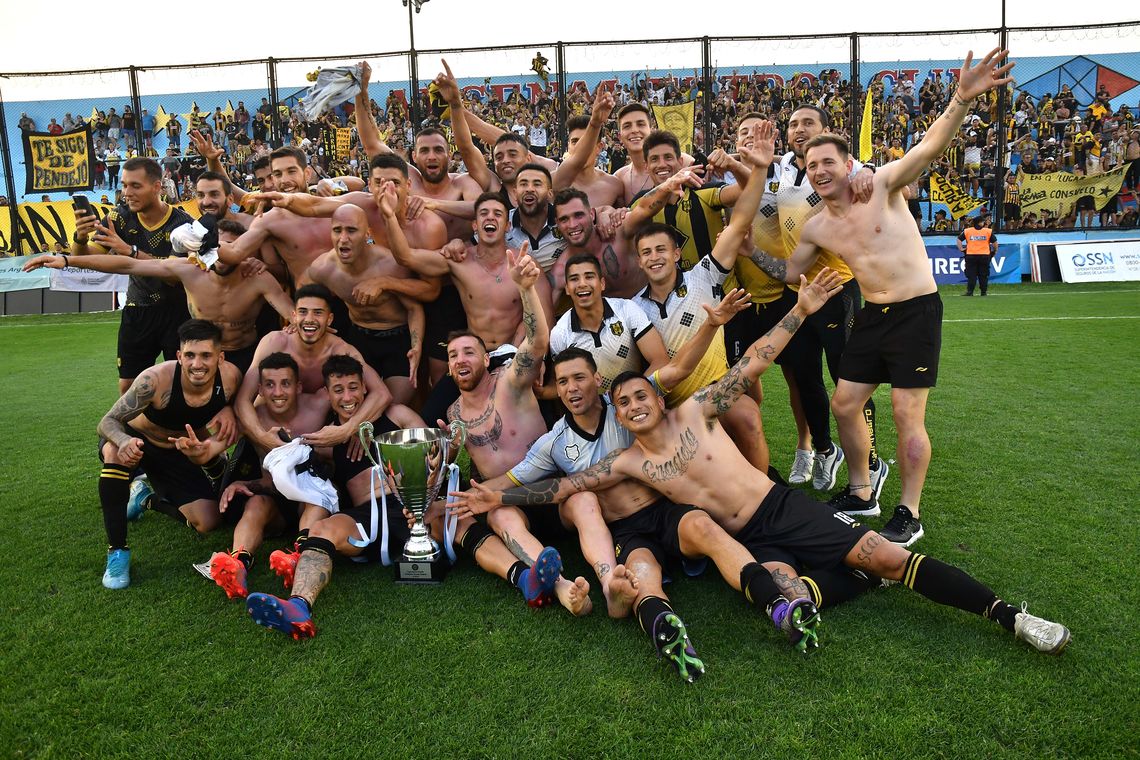 Las mejores fotos del histórico ascenso de Deportivo Madryn a la Primera Nacional