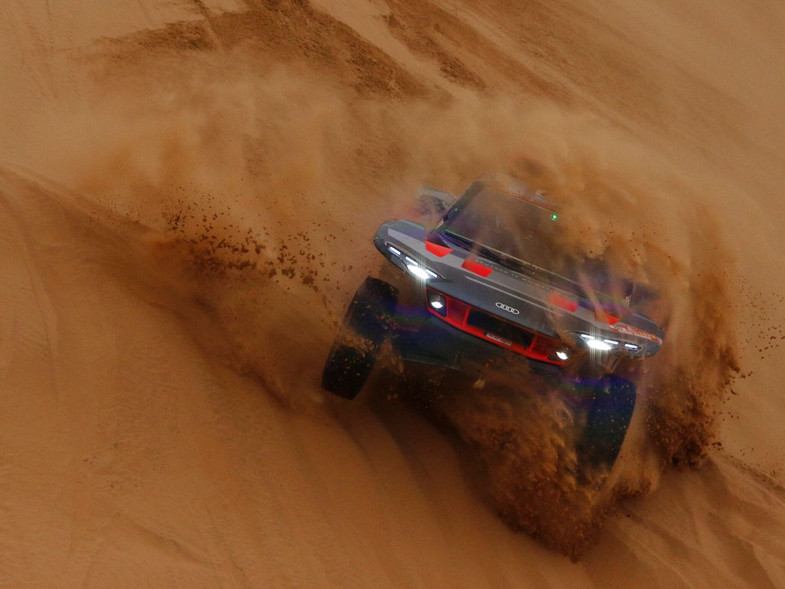 El fuerte accidente del español Sainz en el Rally Dakar 2023.