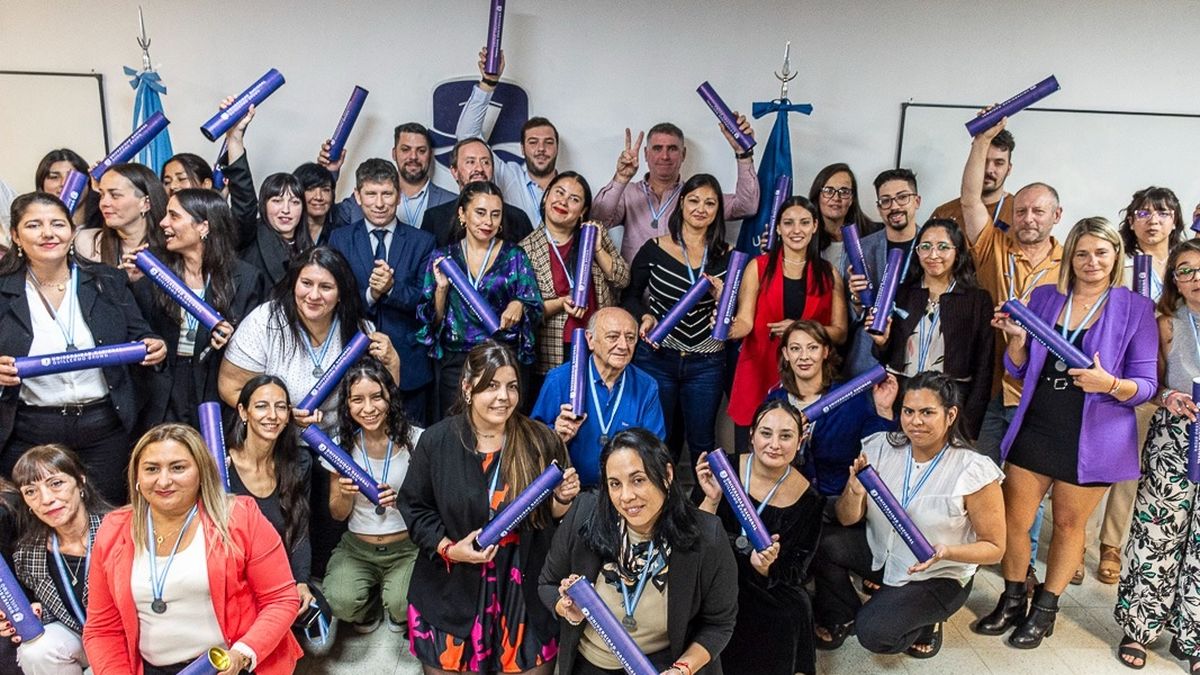 Emotiva graduación de la cuarta promoción de la Universidad Guillermo Brown