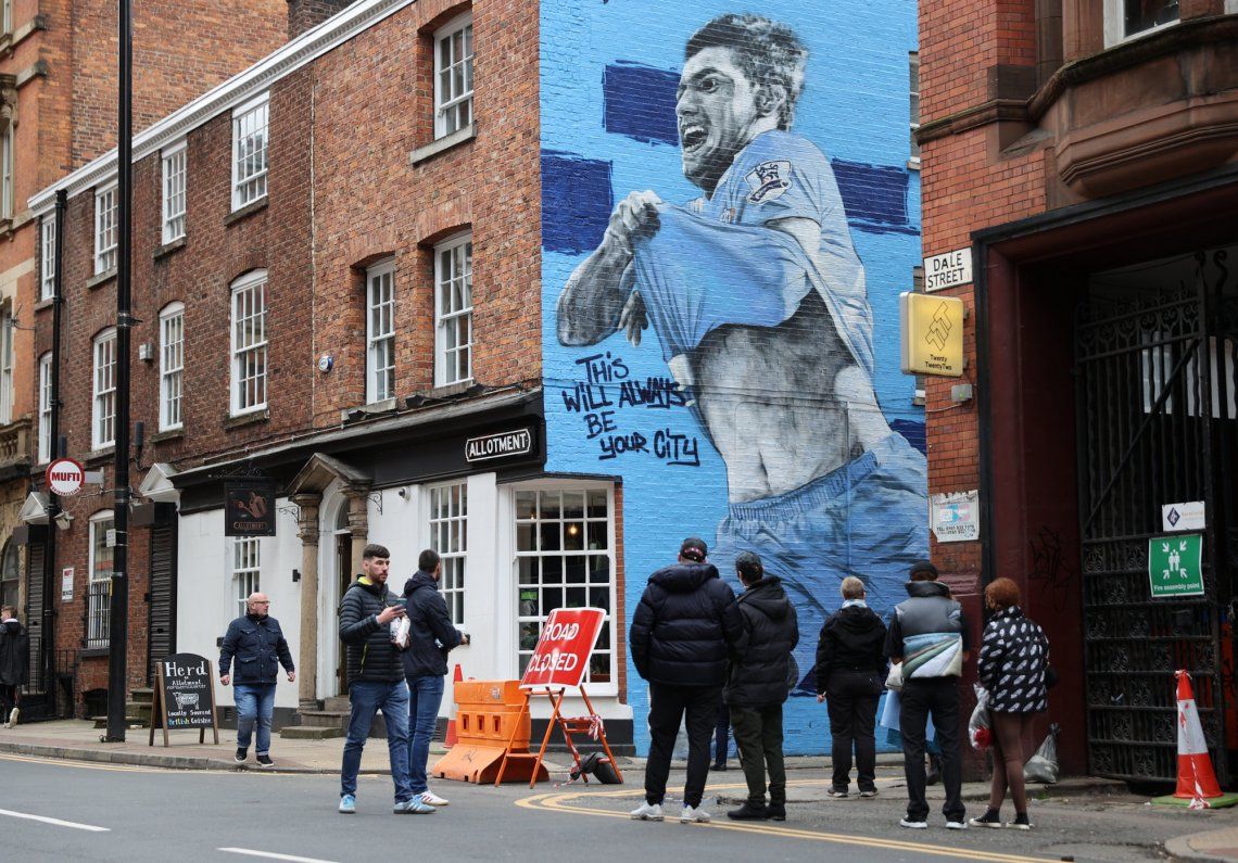 El mural del Kun Agüero en Manchester