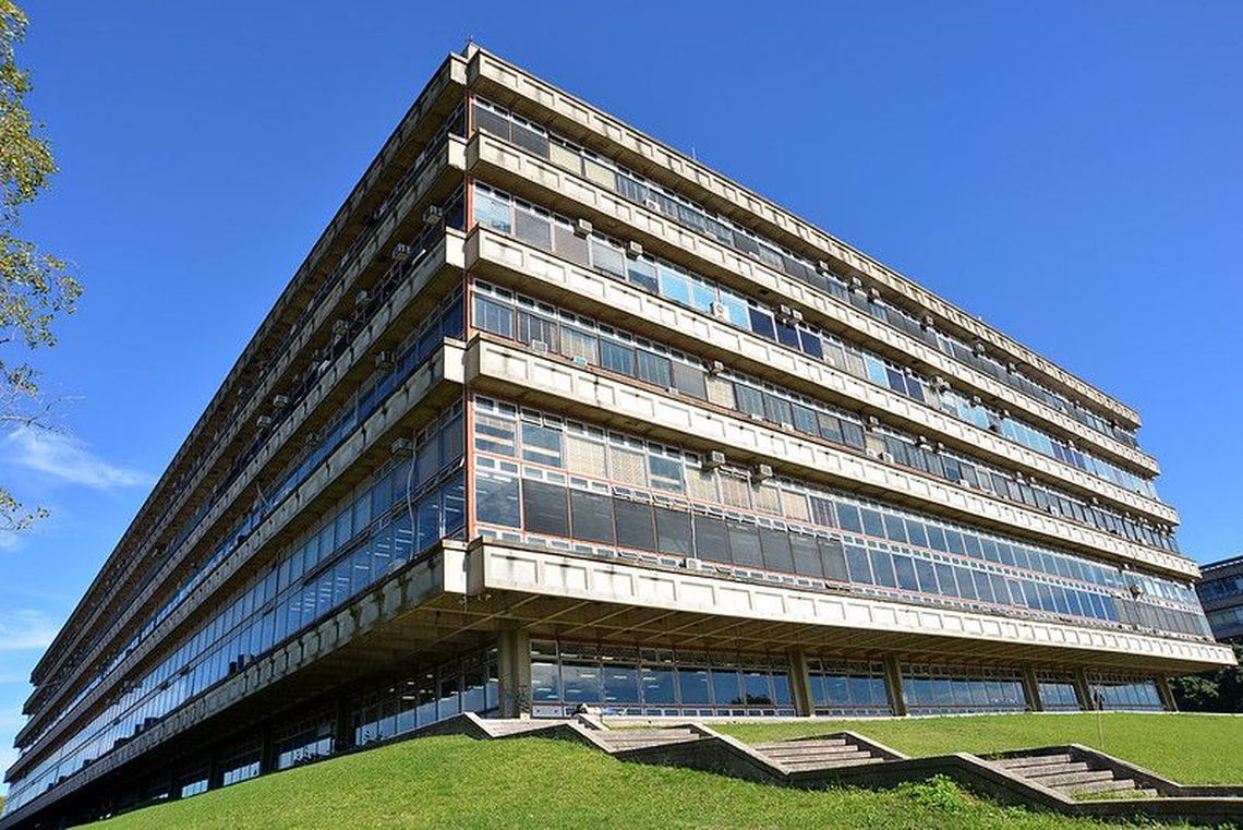 Facultad de Ciencias Exactas y Naturales de la Universidad de Buenos Aires (UBA) también permanecerá abierta durante el día de hoy.