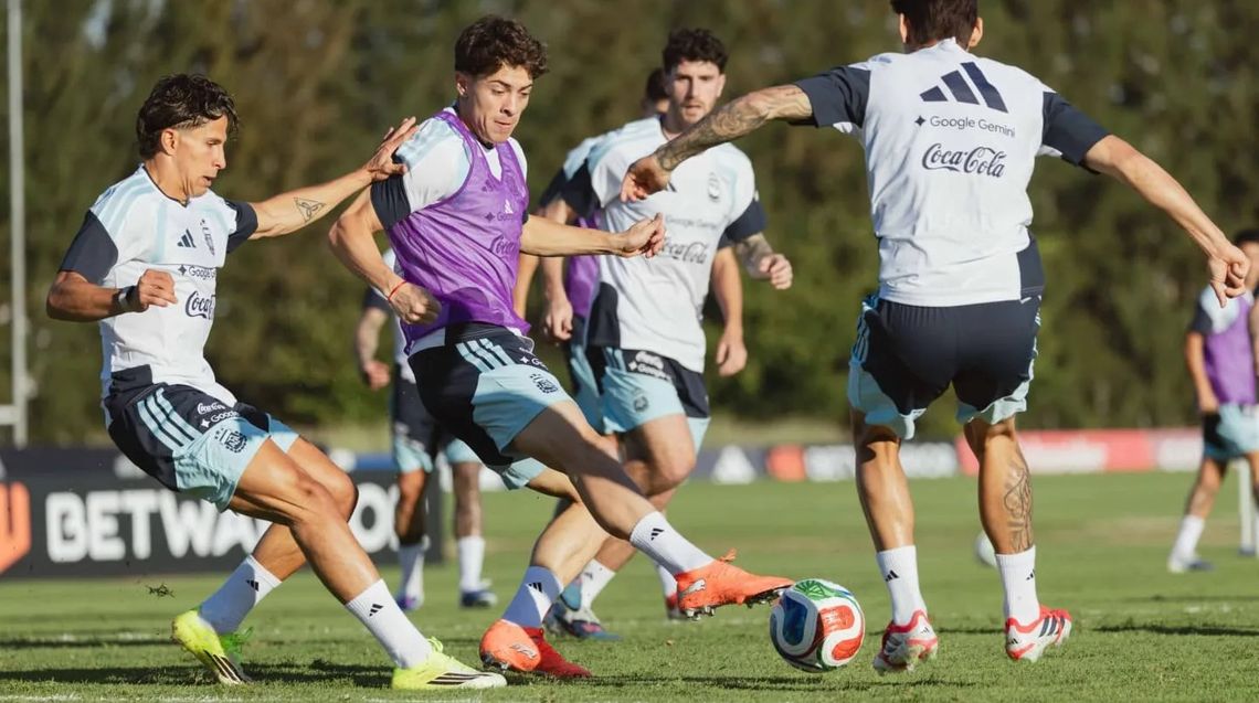El amistoso en La Bombonera será una prueba clave para definir nombres rumbo a la Copa del Mundo. El amistoso en La Bombonera será una prueba clave para definir nombres rumbo a la Copa del Mundo.