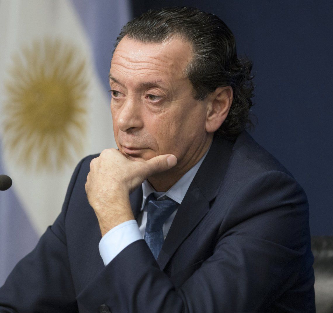 Sica perdió protagonismo pero es quien negocia por una solución.