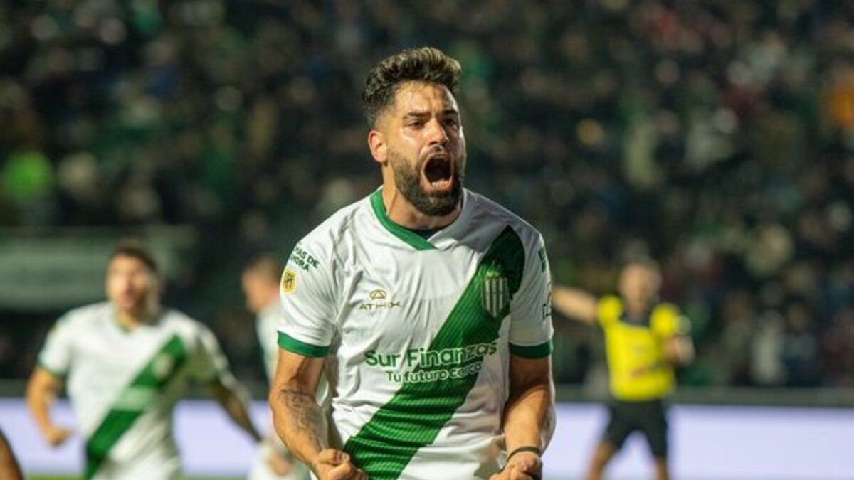 Banfield derrotó a Independiente Rivadavia y sigue en carrera -  niedzwiedziaresidence.pl