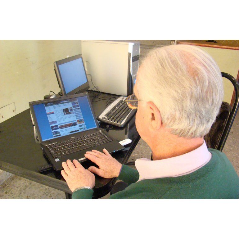 Más de un millón de adultos mayores usan la computadora