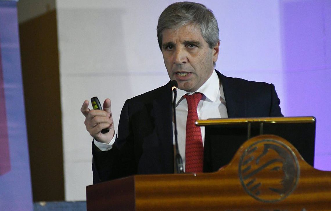 "Esto es un coletazo del ataque pol&iacute;tico del a&ntilde;o pasado", dijo Caputo sobre el crecimiento de la morosidad en los hogares argentinos.