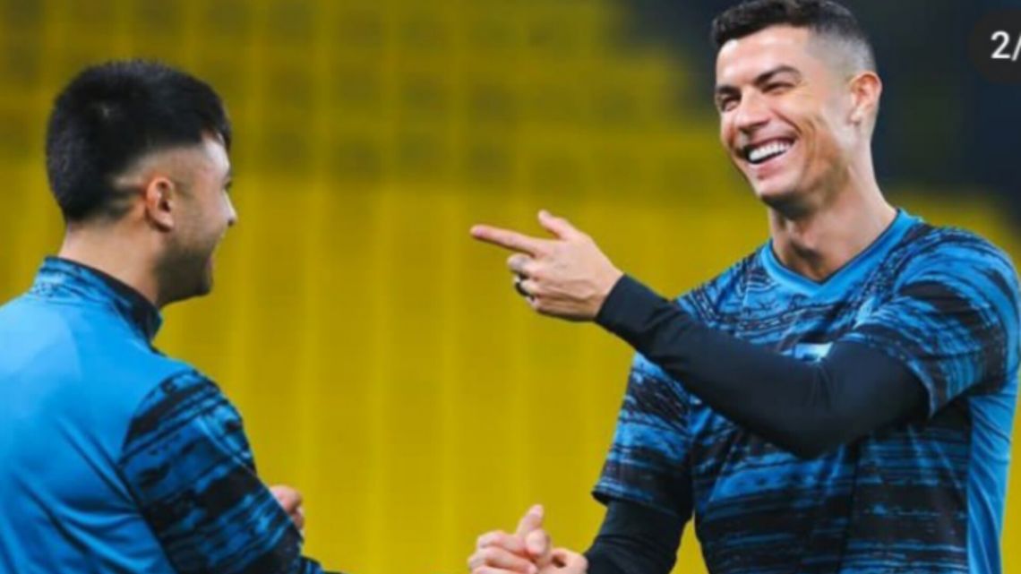 Cristiano Ronaldo se ríe con Gonzalo Pity Martínez.