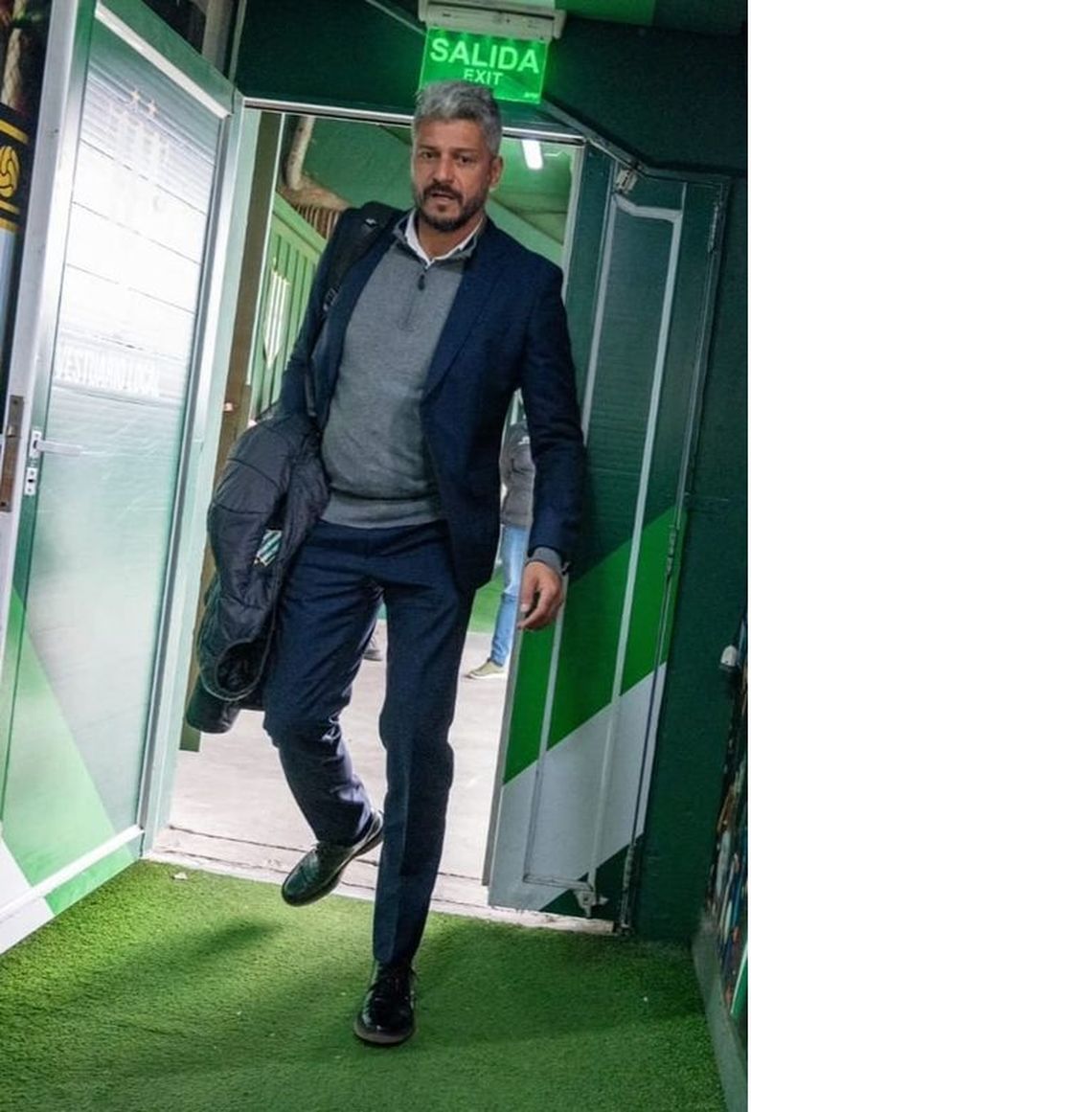 Gustavo Munúa quedó en la cuerda floja y la comisión directiva, dividida