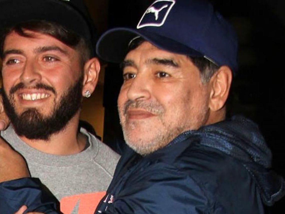Diego Maradona Jr junto al astro desaparecido