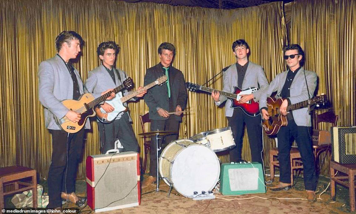 Fab Five: artista colorea fotos de los inicios The Beatles sin Ringo y con Pete Best