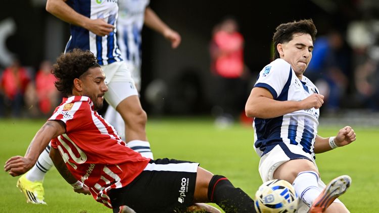 Estudiantes y Talleres empataron 0 a 0 en La Plata.