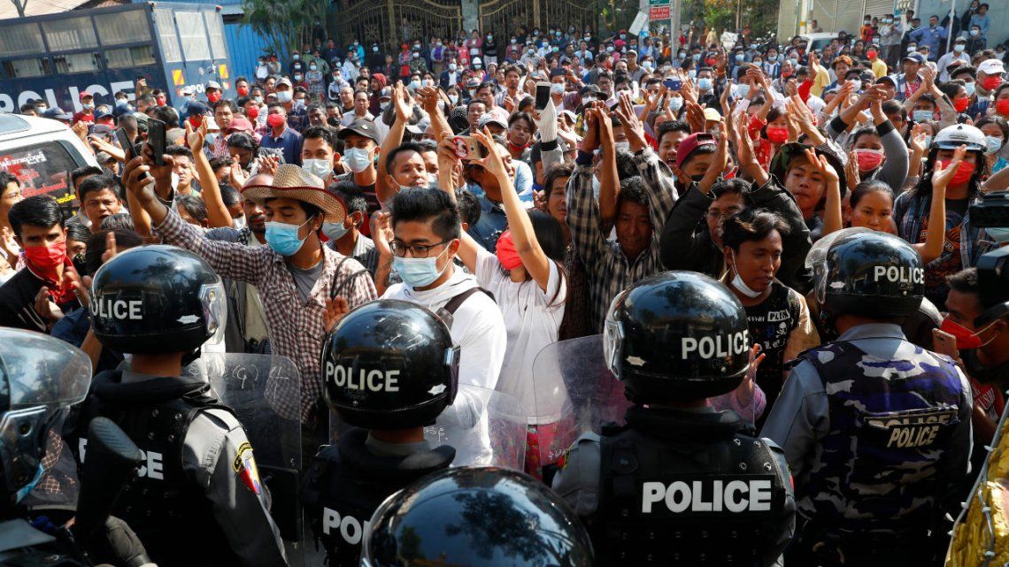 Birmania: periodistas detenidos en nueva protesta contra la dictadura militar