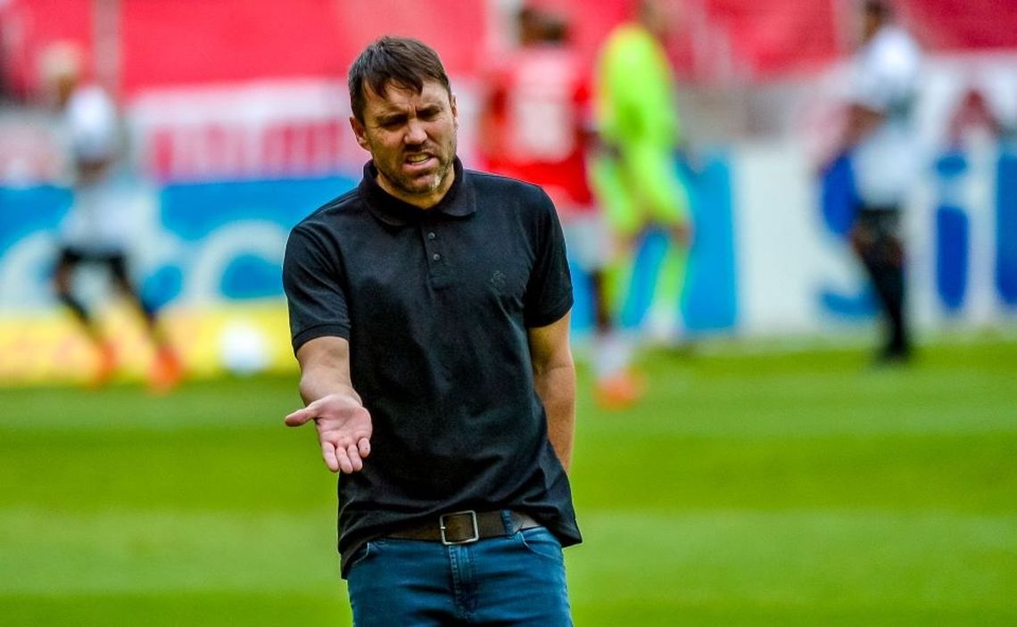 Eduardo Coudet. Eduardo Coudet.