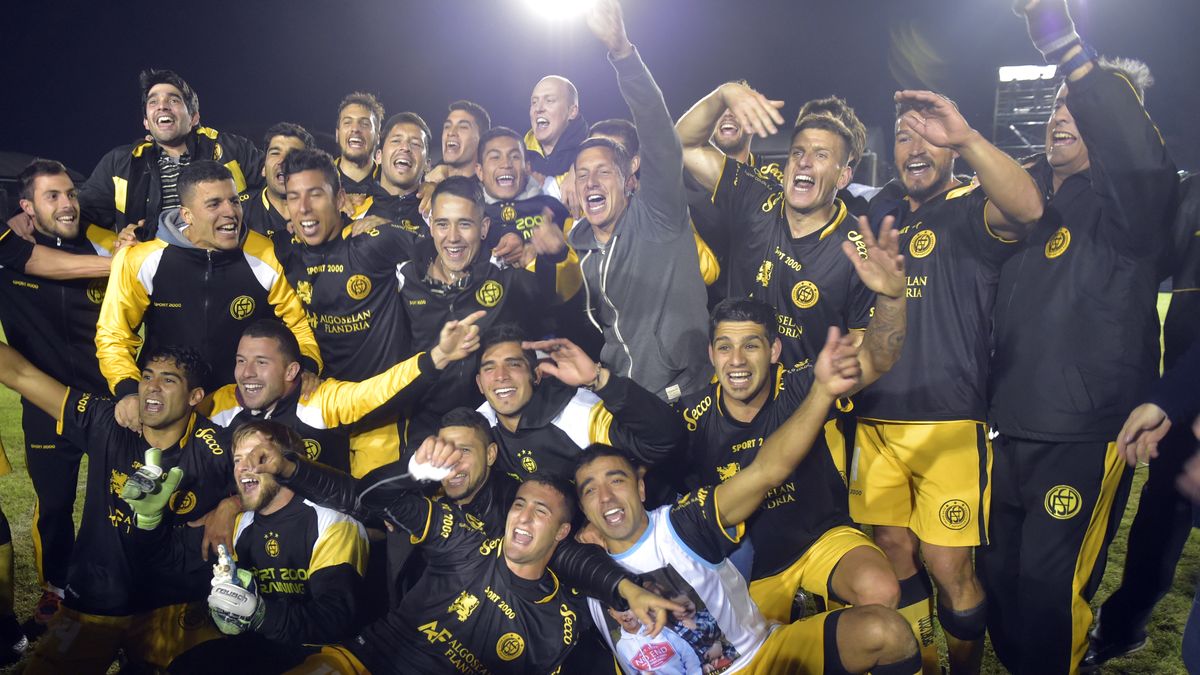 Flandria Hizo Historia En Cancha De Atlanta Y Ascendió A La B Nacional