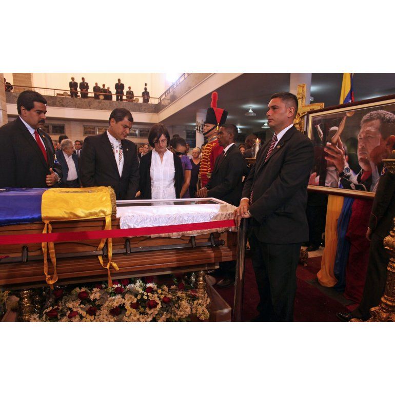 Maduro ve improbable embalsamar el cuerpo de Chávez
