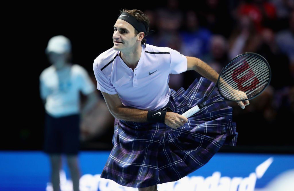 Federer se puso una pollera para jugar contra Murray