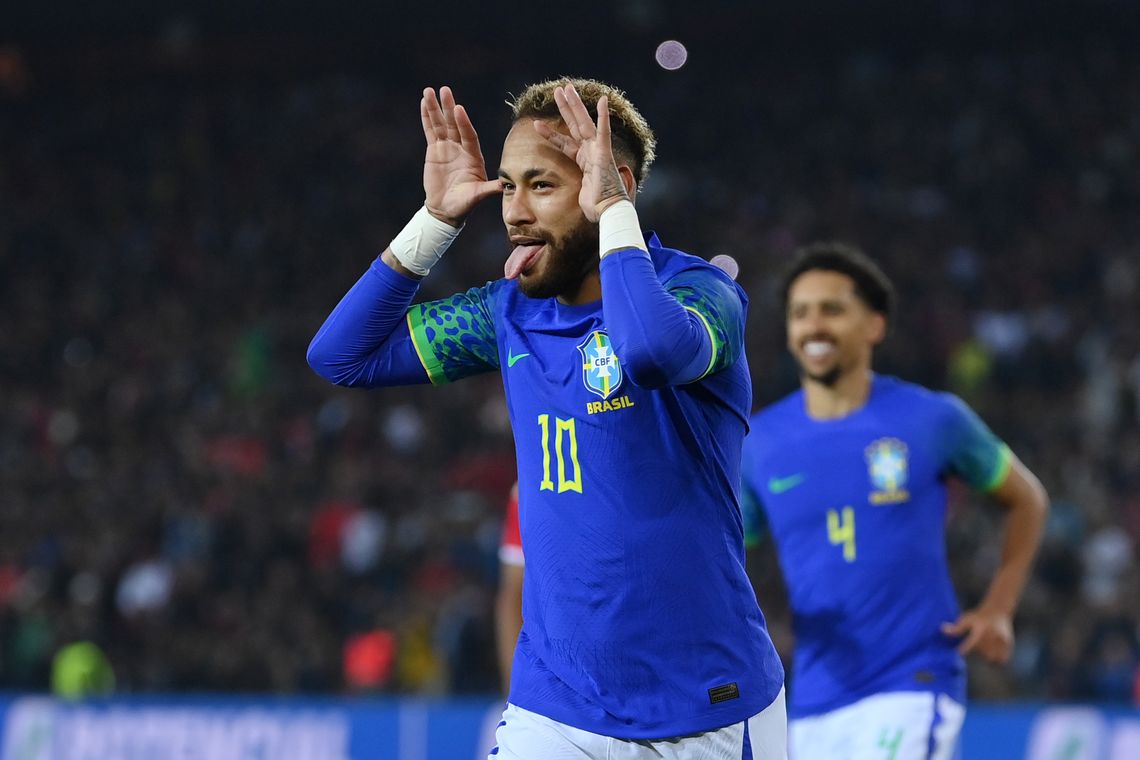 Neymar celebra su gol en la aplastante victoria de Brasil