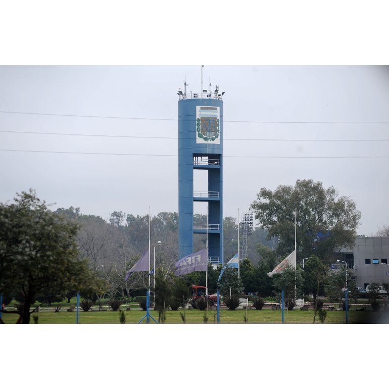 El cónclave en AFA: el torneo de 30 equipos se juega sí o sí