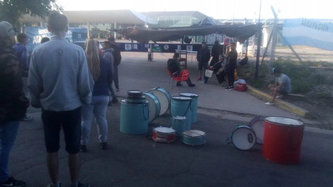 Tras 8 días, los maleteros levantaron el bloqueo en la terminal de micros de Mar del Plata