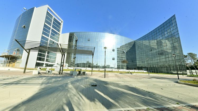 Las obras del Hospìtal Universitario de Malvinas Argentinas (HUMA) fueron viistadas por Leo Nardini