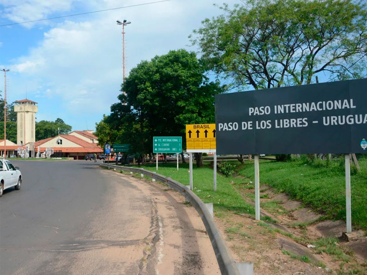 ⚡Título de Diario Popular: Desde hoy se reabre la frontera Paso de los  Libres-Uruguayana