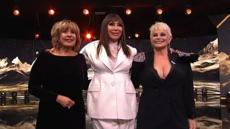 Georgina Barbarossa, Moria Casán y Carmen Barbieri, juntas en el escenario.&nbsp;