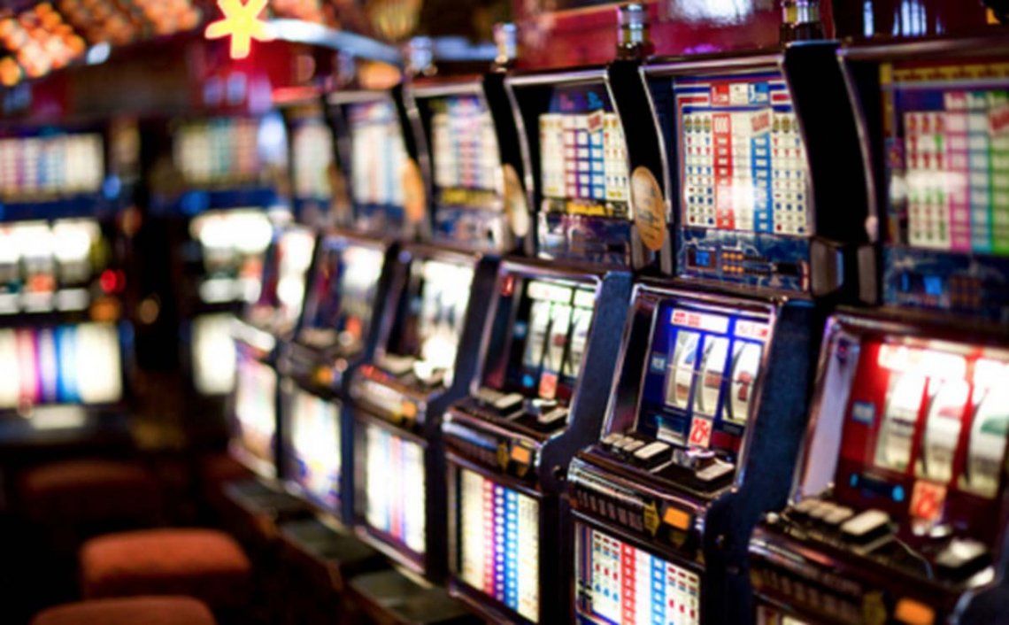 Chubut: prohíben las reuniones sociales, pero habilitaron las salas de juego y casinos