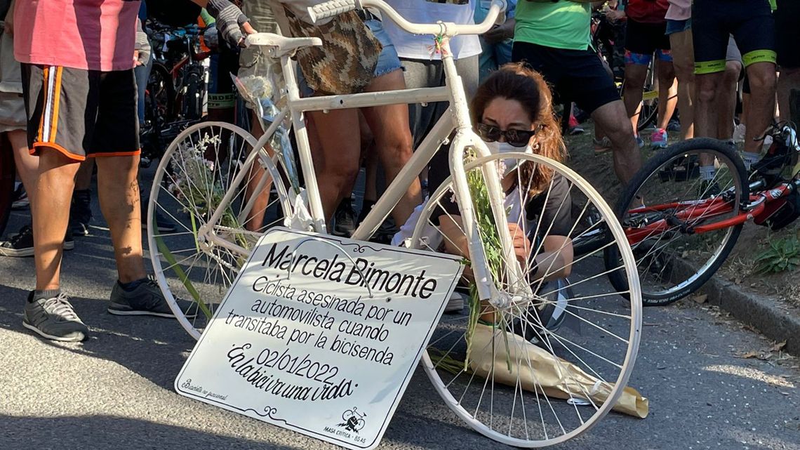 Palermo: homenaje a la ciclista atropellada Marcela Bimonte.