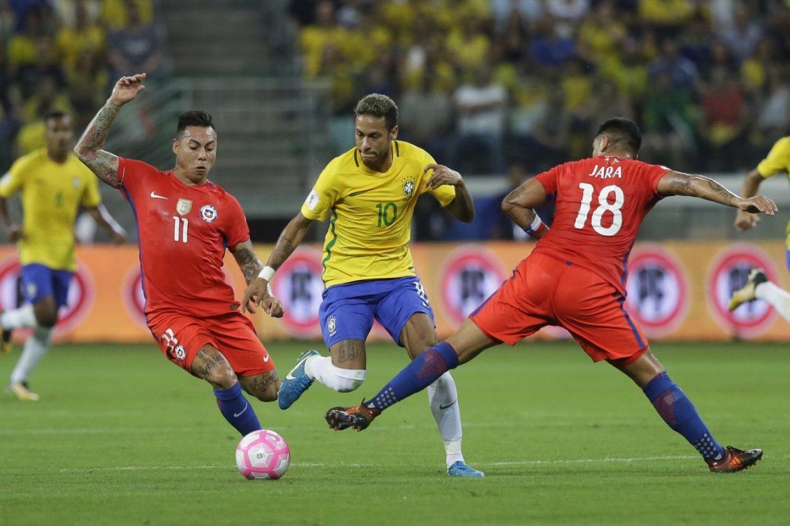 Chile cayó ante un implacable Brasil y se quedó afuera del Mundial