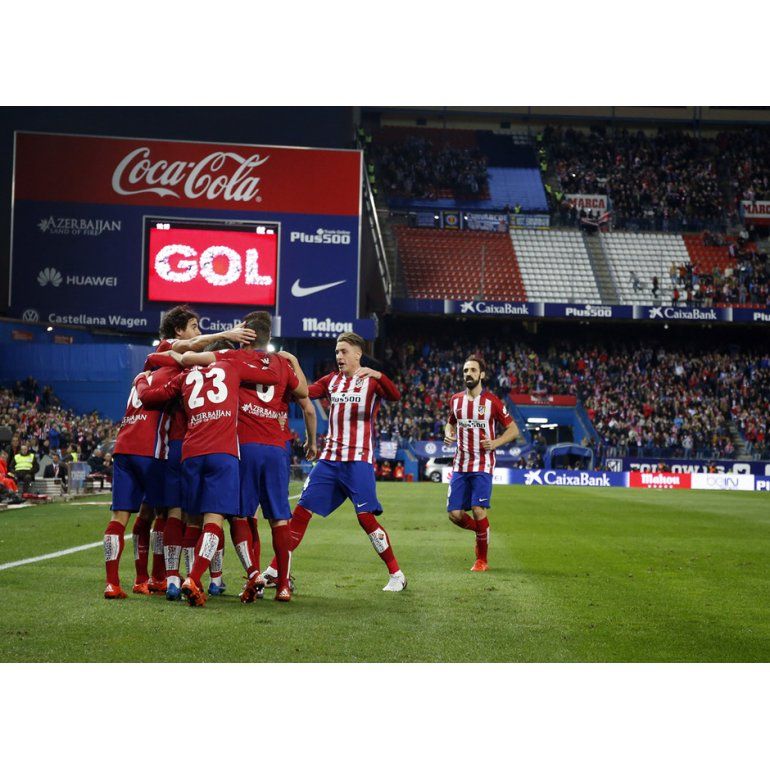 Atlético Madrid venció al Espanyol y no le pierde pisada al Barsa