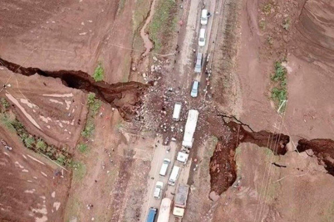 Una gigantesca grieta surgió en Kenia y amenaza con partir en dos al continente africano