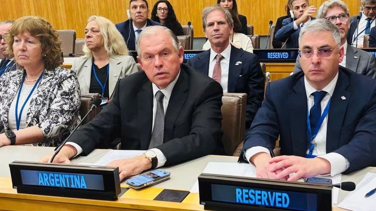 Argentina recibió el apoyo de la OEA por la soberania de Malvinas. 
