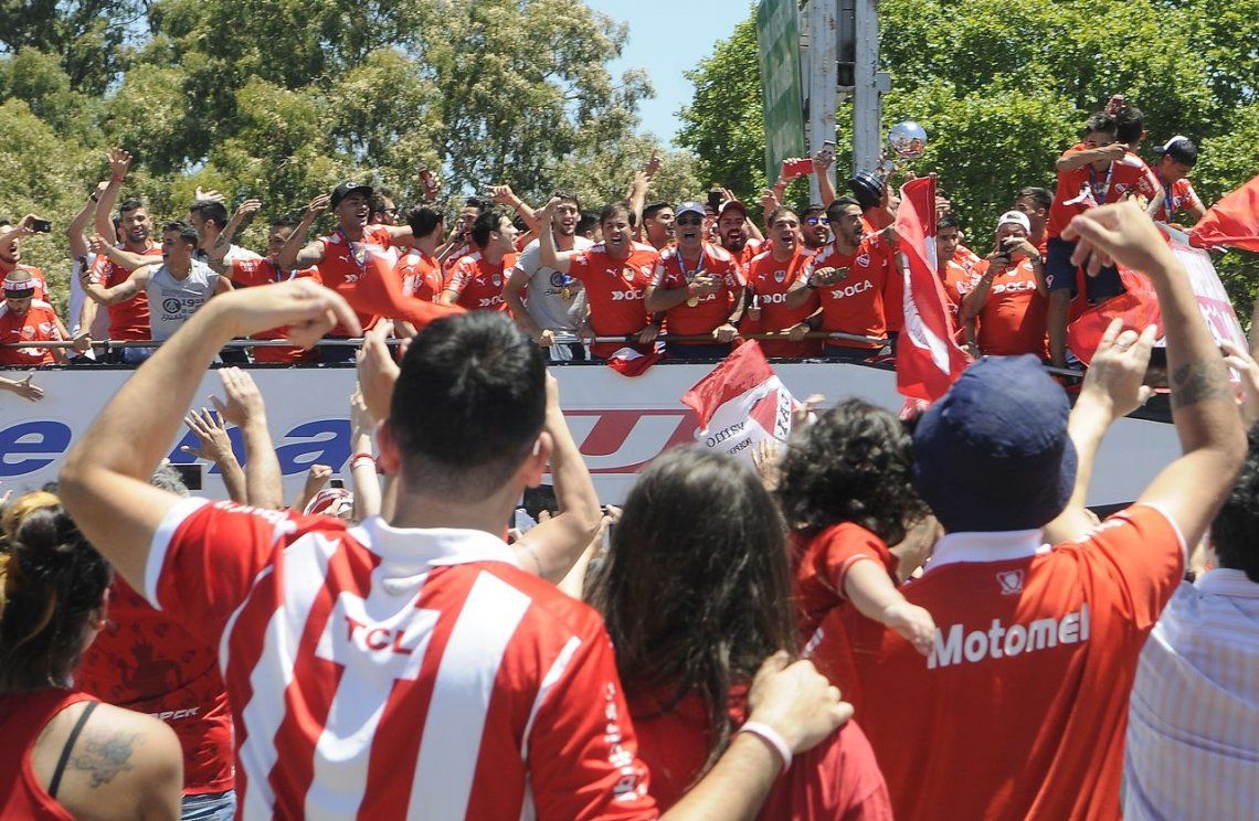 Las postales de la caravana de Independiente y sus hinchas tras