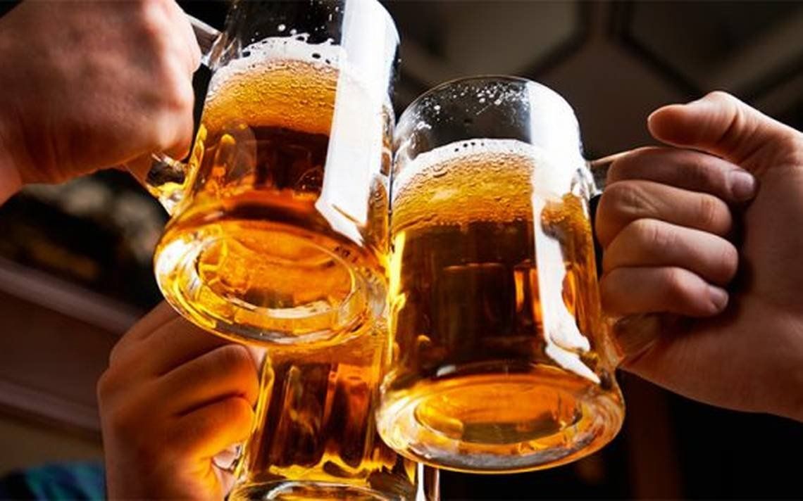 El consumo de alcohol bloquea el cerebro 